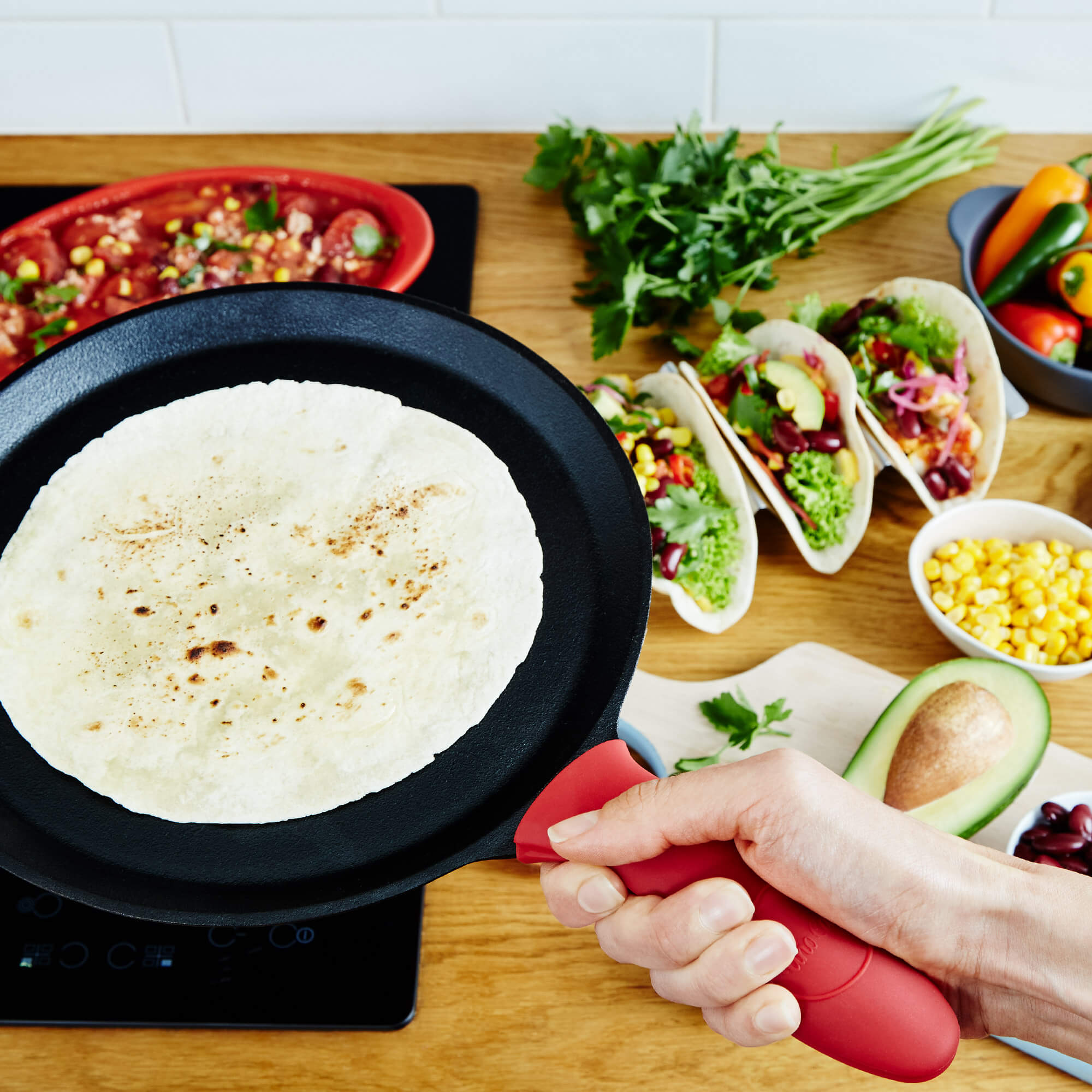 COMAL PAN UND TORTILLA PRESS (8IN) BUNDLE